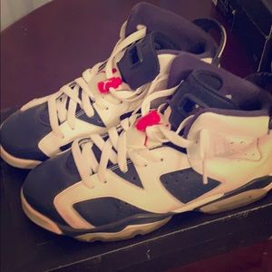 Air Jordan Retro 6 White Midnight Navy Blue